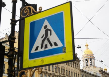 Курьер сбил пешехода и получил заряд из перцового пистолета