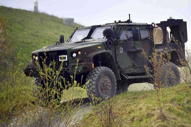 Бронемобиль Oshkosh