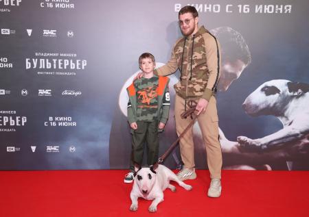 Боец ММА Минеев стал кинозвездой: кадры премьеры спортдрамы «Бультерьер»