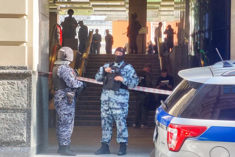 Обстановка у бизнес-центра «Романов двор» в Москве