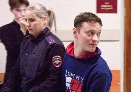 Отец Шарлота объяснил исключение сына из списка террористов и экстремистов