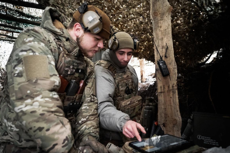 Военнослужащие вооруженных сил Украины в зоне боевых действий