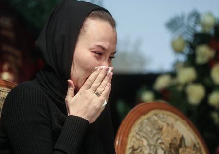 Вдова Грачевского показала могилу мужа на сороковой день после его смерти