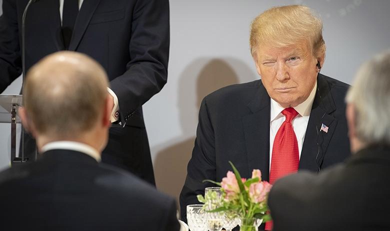 Президенты РФ и США Владимир Путин и Дональд Трамп