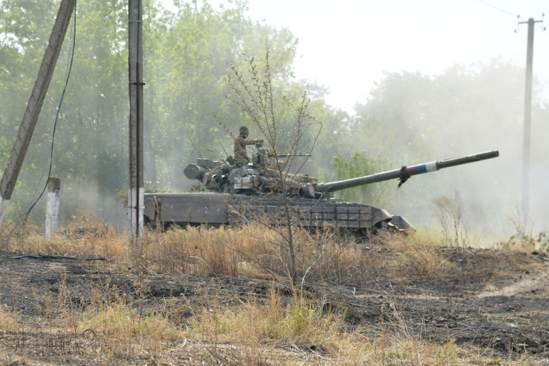 Танк Т-80 на окраине Лисичанска