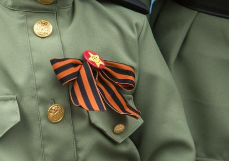 Школьников в Ставрополе заставили носить травмирующие георгиевские ленточки