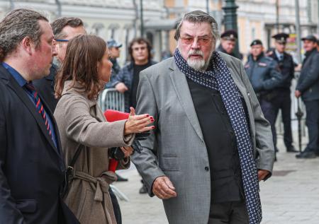 Ширвиндт пожелал пенсионерам, чтобы было «что пожевать»