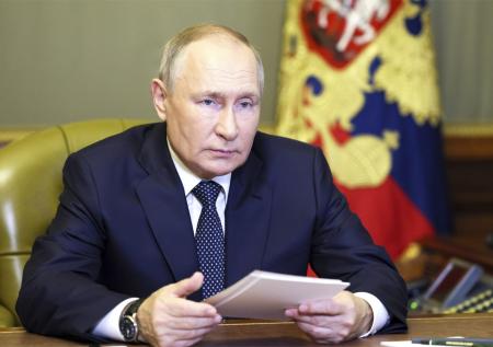 Путин вывел из-под специальных мер несколько институтов развития