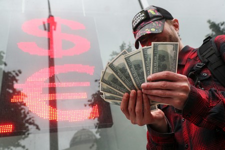 Доллар шагнет от 75 до 100 руб.? Курс сегодня, 27 апреля, что с евро, юанем