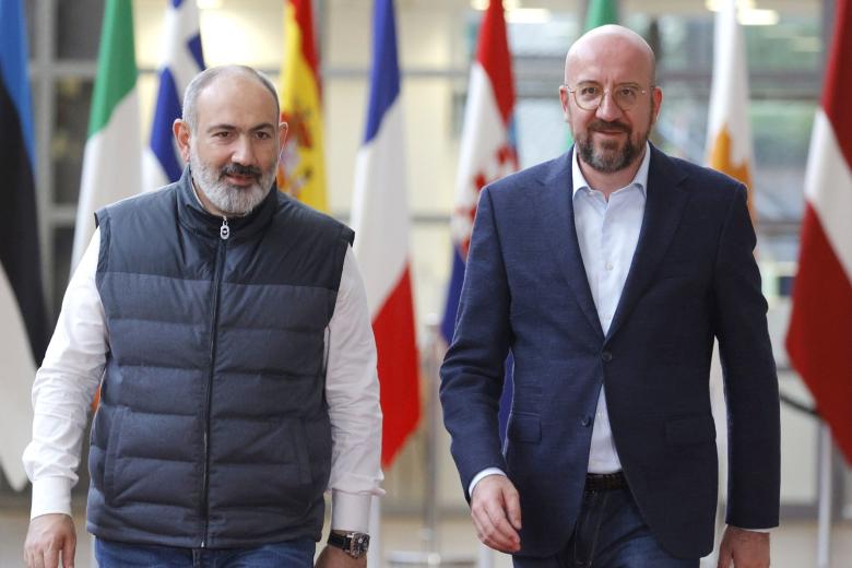 Премьер-министр Армении Никол Пашинян и глава Евросовета Шарль Мишель