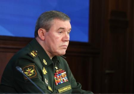 Шойгу назначил Герасимова командующим группировкой войск на Украине