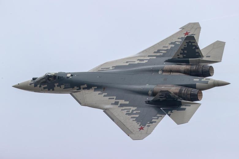Истребитель пятого поколения Су-57