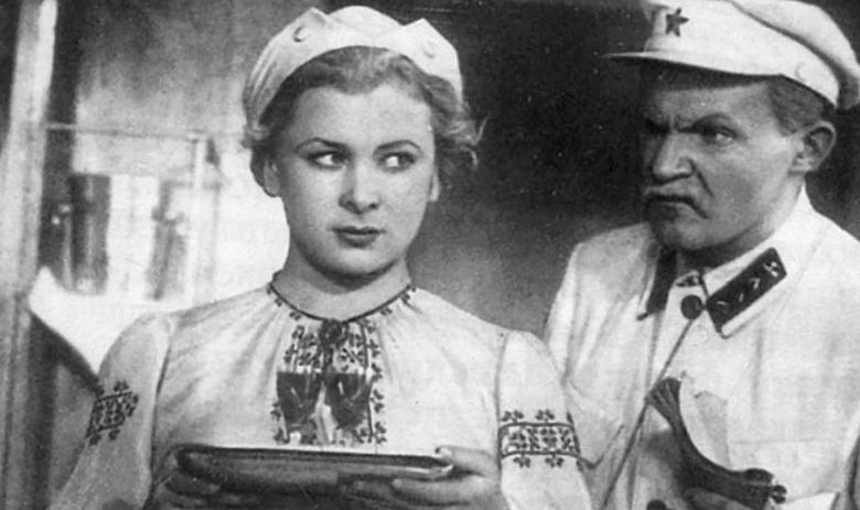 Валентина Серова и Александр Жуков в фильме «Девушка с характером»
