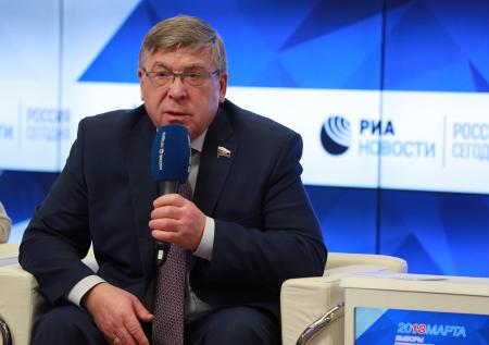 Сенатор заявил о востребованности повышения почасовой оплаты труда