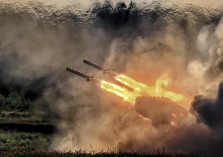 Новый страх ВСУ: огнеметная система ТОС-3 «Дракон»