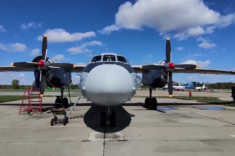 Самолет Ан-26