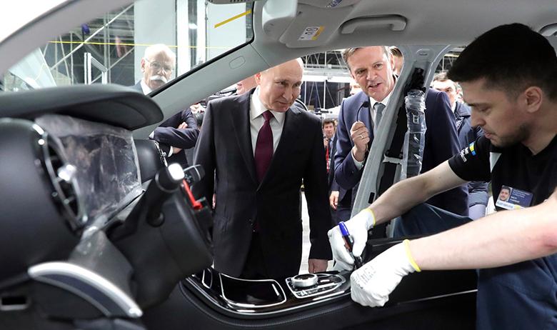 Владимир Путин на заводе «Мерседес-Бенц»