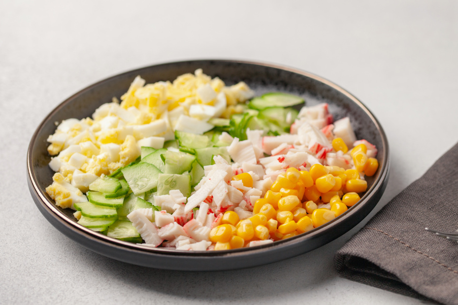 Рецепт для похудения: салат с крабовыми палочками без майонеза