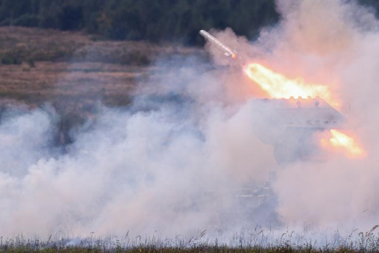 Тяжёлая огнемётная система (ТОС) залпового огня ТОС-1А «Солнцепек» 
