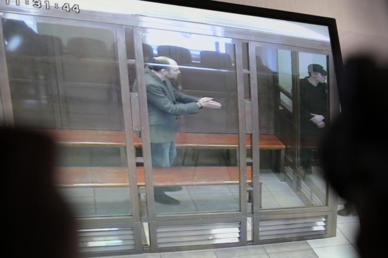 Оппозиционер и журналист Владимир Кара-Мурза во время видеотрансляции в Московском городском суде, где проходит оглашение приговора