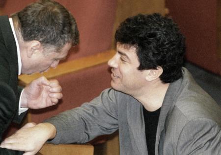 Жириновский плеснул соком в Немцова: история главного телескандала 1990-х