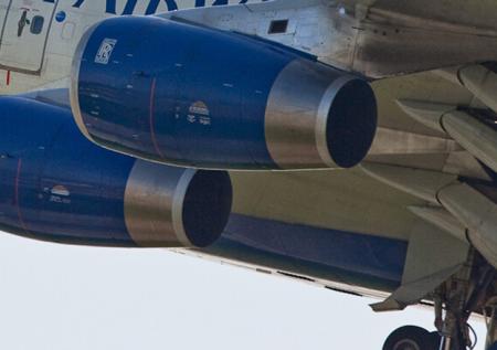 Самолёт United Airlines совершил вынужденную посадку из-за возгорания