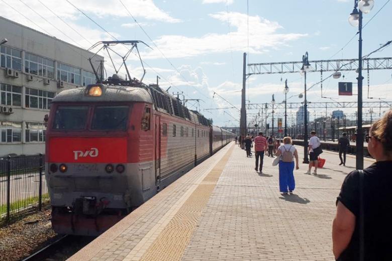 Первый дополнительный поезд прибыл из Курска в Москву