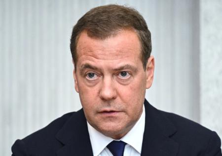 Медведев: Европу ждет тяжелая диарея от страха замерзнуть