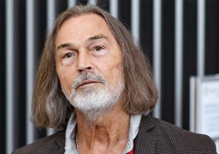 Никас Сафронов рассказал о неприятностях у Алена Делона из-за его картины