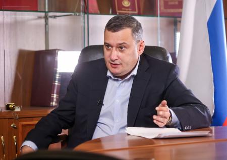 Хинштейн объяснил, что станет с музыкой иноагентов на российских платформах