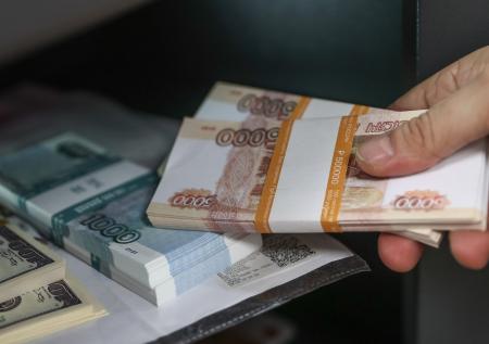 Петербургского экс-депутата обокрали на 10 млн рублей