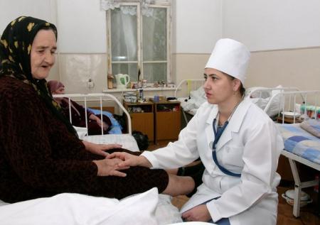Названы три изменения в голосе, указывающих на болезнь Паркинсона