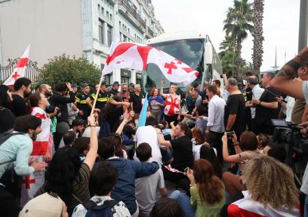 Экспорт Евромайдана: Запад готовит протесты в Грузии с помощью Киева 