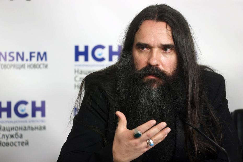 Режиссер Валерий Переверзев во время пресс-конференции к фильму «Брат-3»