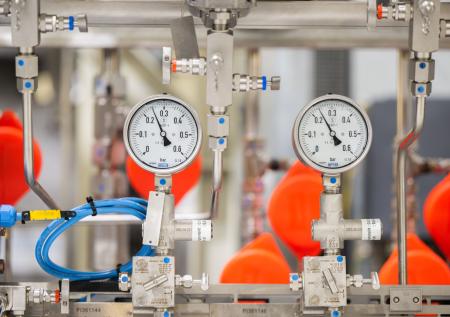 Цена на газ в Европе впервые с марта превысила $1900