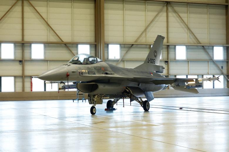F-16