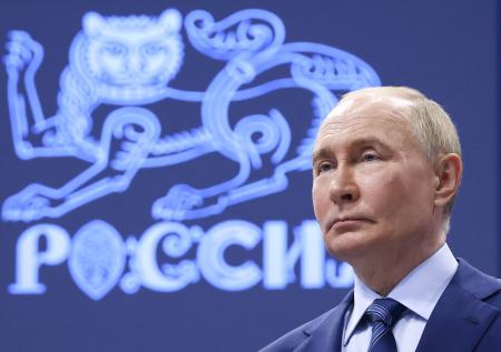 «Случай показательный»: Путину сообщили о необычной ситуации на выставке