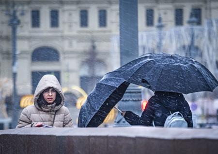 Синоптик пообещал сильные осадки и ветер в центре России