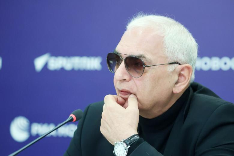 Карен Шахназаров