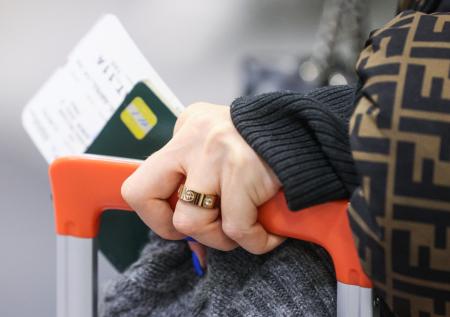 Авиаперелеты резко подорожали: где искать дешевые билеты