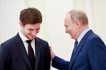 В Чечне готовится смена власти? Почему Путин встретился с сыном Кадырова