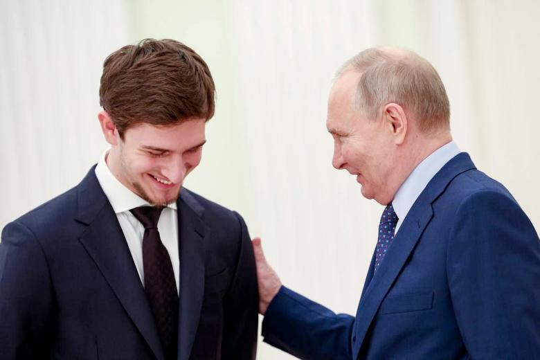 Али Кадыров, Владимир Путин