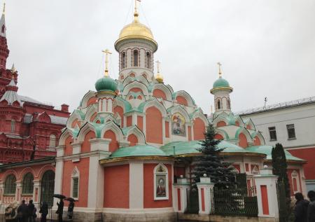 Мужчина ограбил Казанский собор на Красной площади