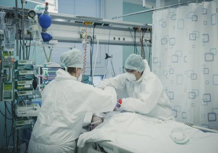Голикова сообщила о росте случаев тяжёлого течения COVID -19