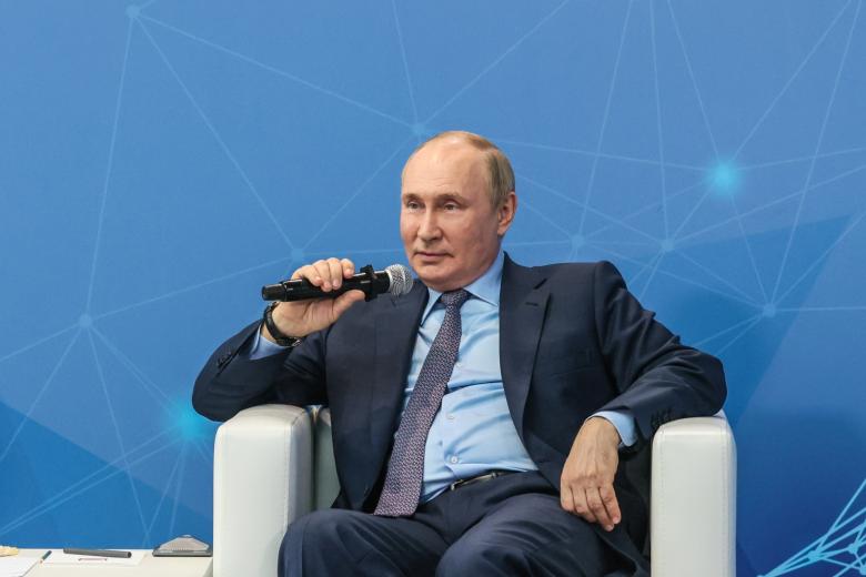 Президент РФ Владимир Путин во время встречи с молодыми предпринимателями