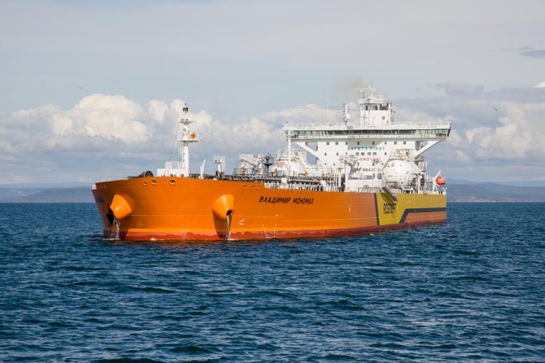 Российский нефтеналивной танкер «Владимир Мономах»