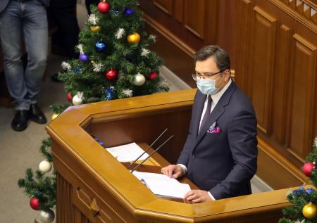 Главу МИД Украины назвали предателем народа из-за заявления о «Спутнике V»