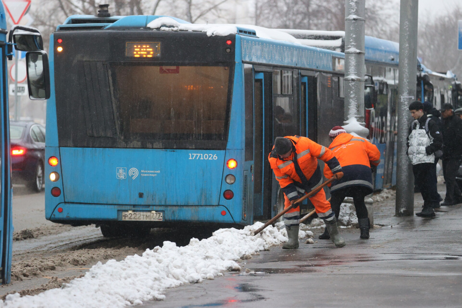 Уборка снега в городе