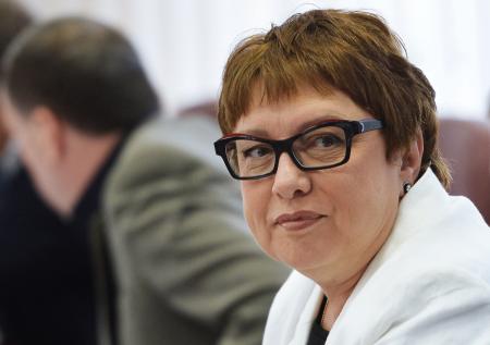 «Извиниться перед фанатами не хотите?»: депутат довёл до слёз Смородскую