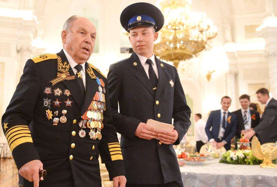Перед началом торжественного приёма по случаю Дня Победы